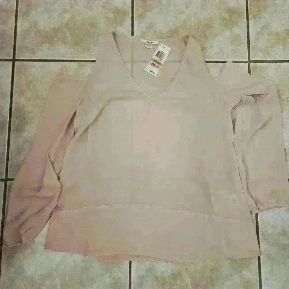 -‎ NWT BAR III OPEN SHOULDER TOP